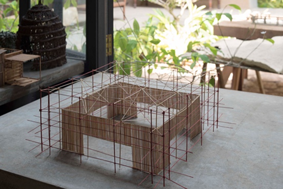 孟买工作室使用竹子和牛粪建造墨尔本展览馆