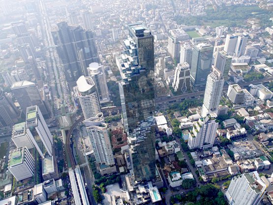 奥雷·舍人完成像素化的“曼谷塔”
